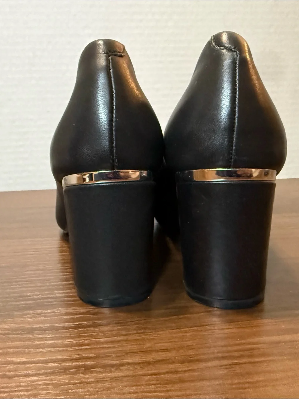 Alfani sleek pointed